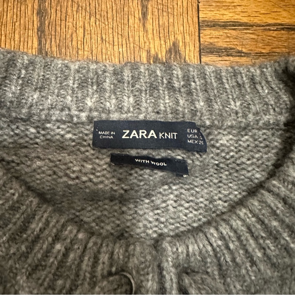 Zara Sweater - Picture 2 of 3